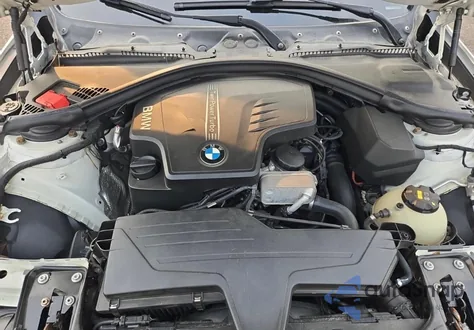 2014 BMW 328 z USA, uszkodzony, nr VIN WBA3B5G57ENS10589